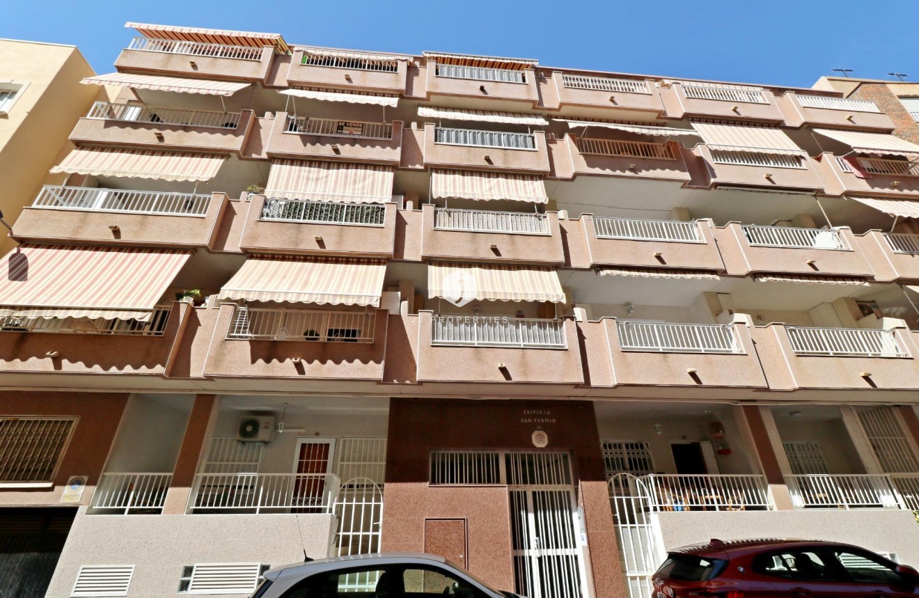 Resale - Apartment / flat -
Torrevieja - Playa del Cura
