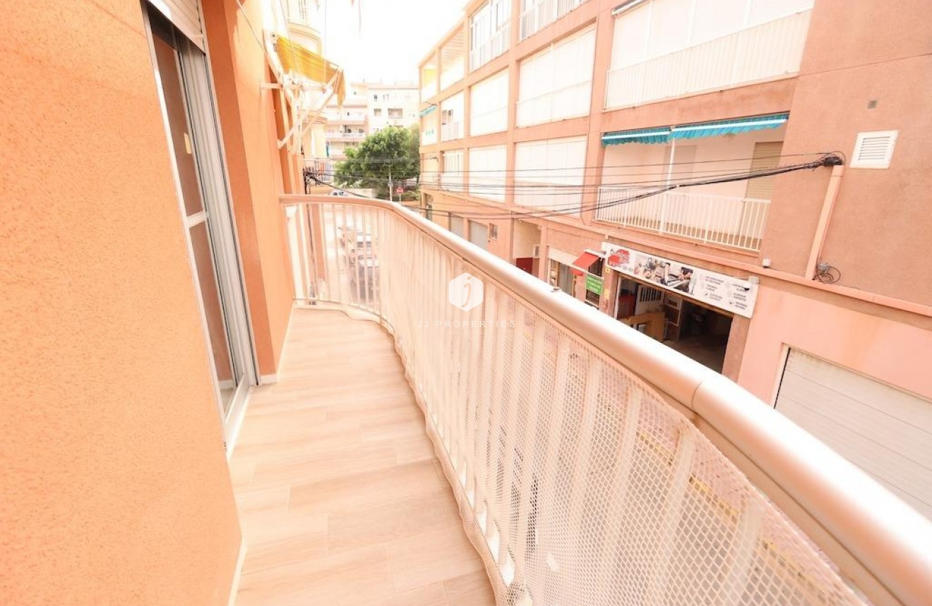 Tweedehands - Appartement / flat -
Torrevieja - Costa Blanca