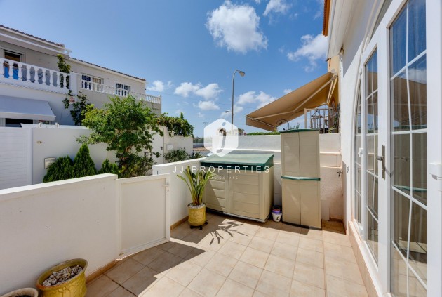 Resale - Chalet -
Torrevieja - La Siesta - El Salado - Torreta