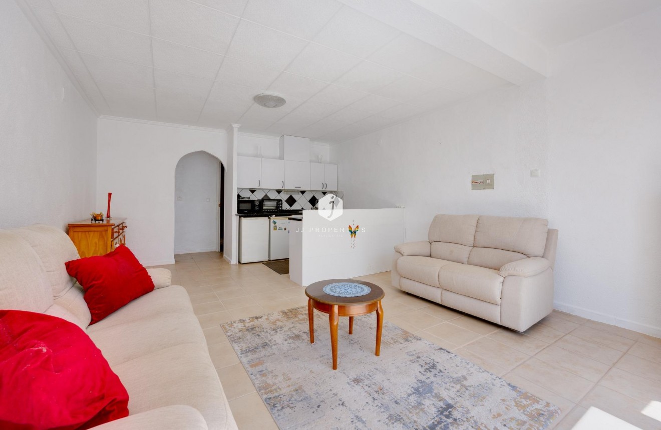 Resale - Chalet -
Torrevieja - La Siesta - El Salado - Torreta