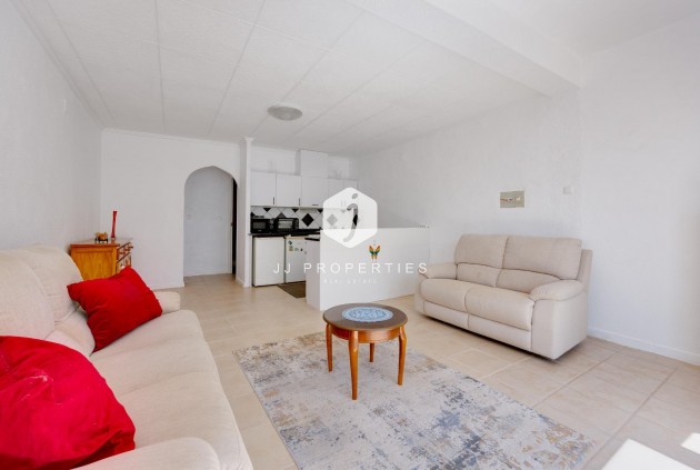 Resale - Chalet -
Torrevieja - La Siesta - El Salado - Torreta