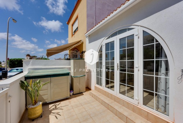 Resale - Chalet -
Torrevieja - La Siesta - El Salado - Torreta