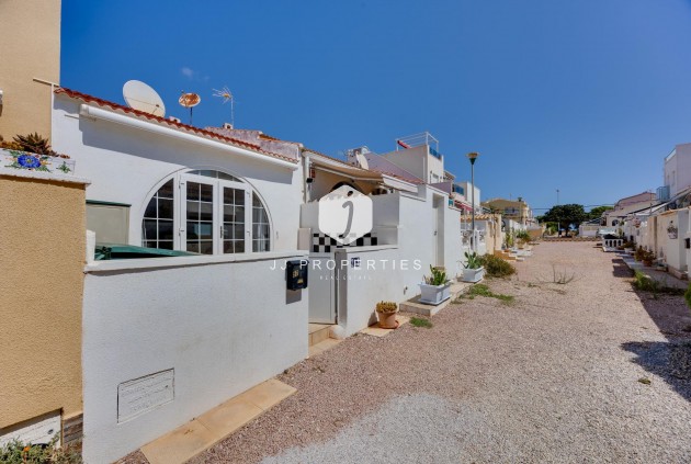 Resale - Chalet -
Torrevieja - La Siesta - El Salado - Torreta