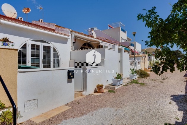 Resale - Chalet -
Torrevieja - La Siesta - El Salado - Torreta