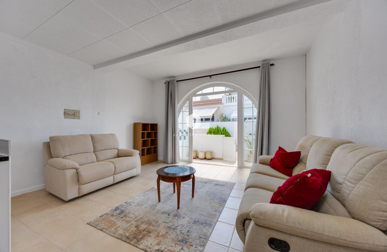 Resale - Chalet -
Torrevieja - La Siesta - El Salado - Torreta