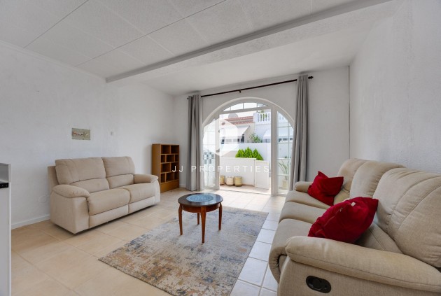 Resale - Chalet -
Torrevieja - La Siesta - El Salado - Torreta