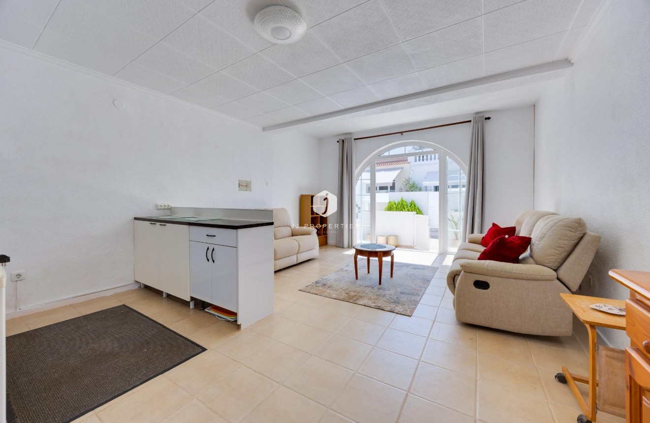 Resale - Chalet -
Torrevieja - La Siesta - El Salado - Torreta