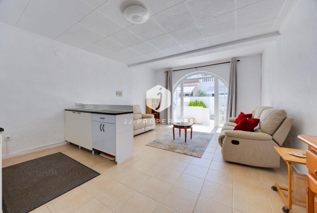 Resale - Chalet -
Torrevieja - La Siesta - El Salado - Torreta