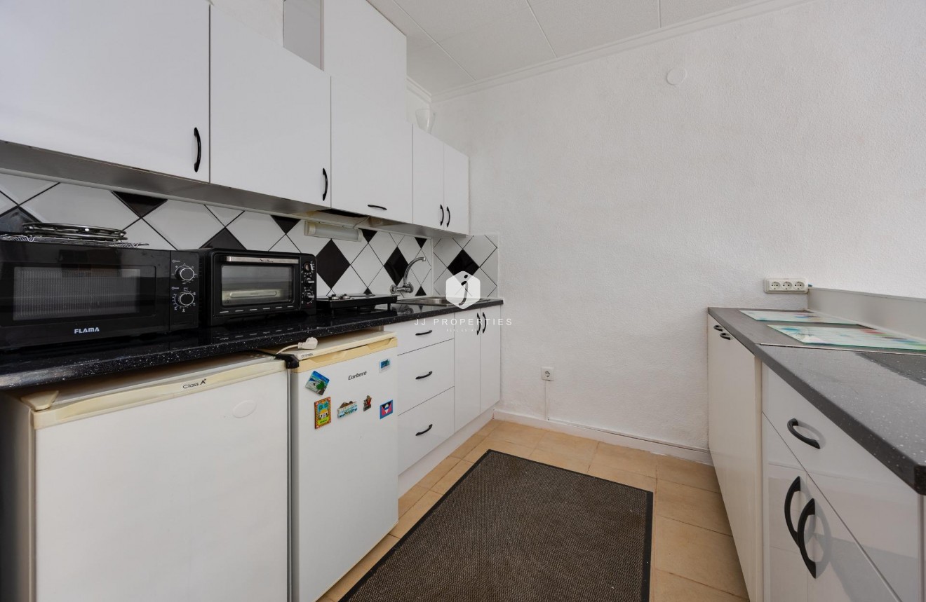 Resale - Chalet -
Torrevieja - La Siesta - El Salado - Torreta