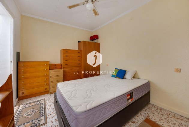 Resale - Chalet -
Torrevieja - La Siesta - El Salado - Torreta