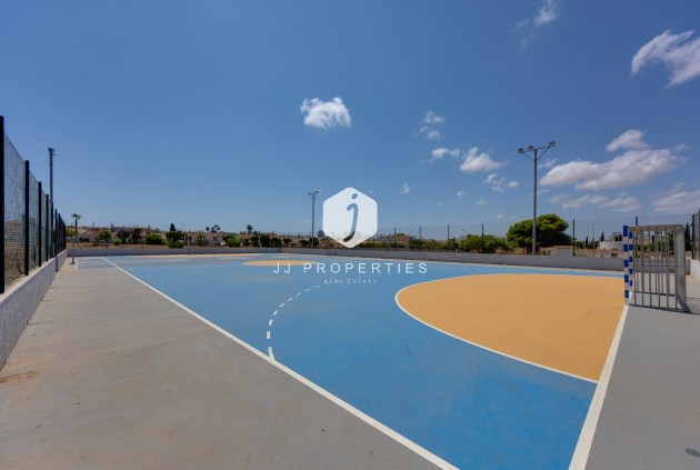 Resale - Chalet -
Torrevieja - La Siesta - El Salado - Torreta