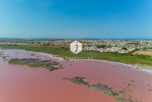 Resale - Chalet -
Torrevieja - La Siesta - El Salado - Torreta