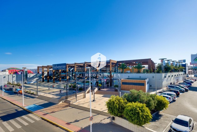 Resale - Chalet -
Torrevieja - La Siesta - El Salado - Torreta