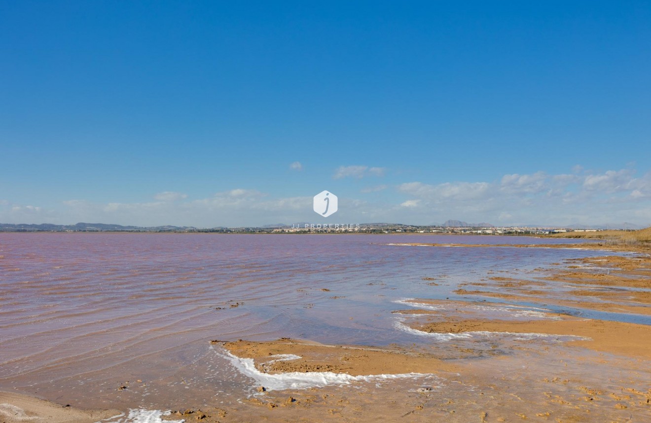 Resale - Chalet -
Torrevieja - La Siesta - El Salado - Torreta