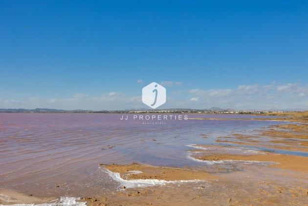 Resale - Chalet -
Torrevieja - La Siesta - El Salado - Torreta