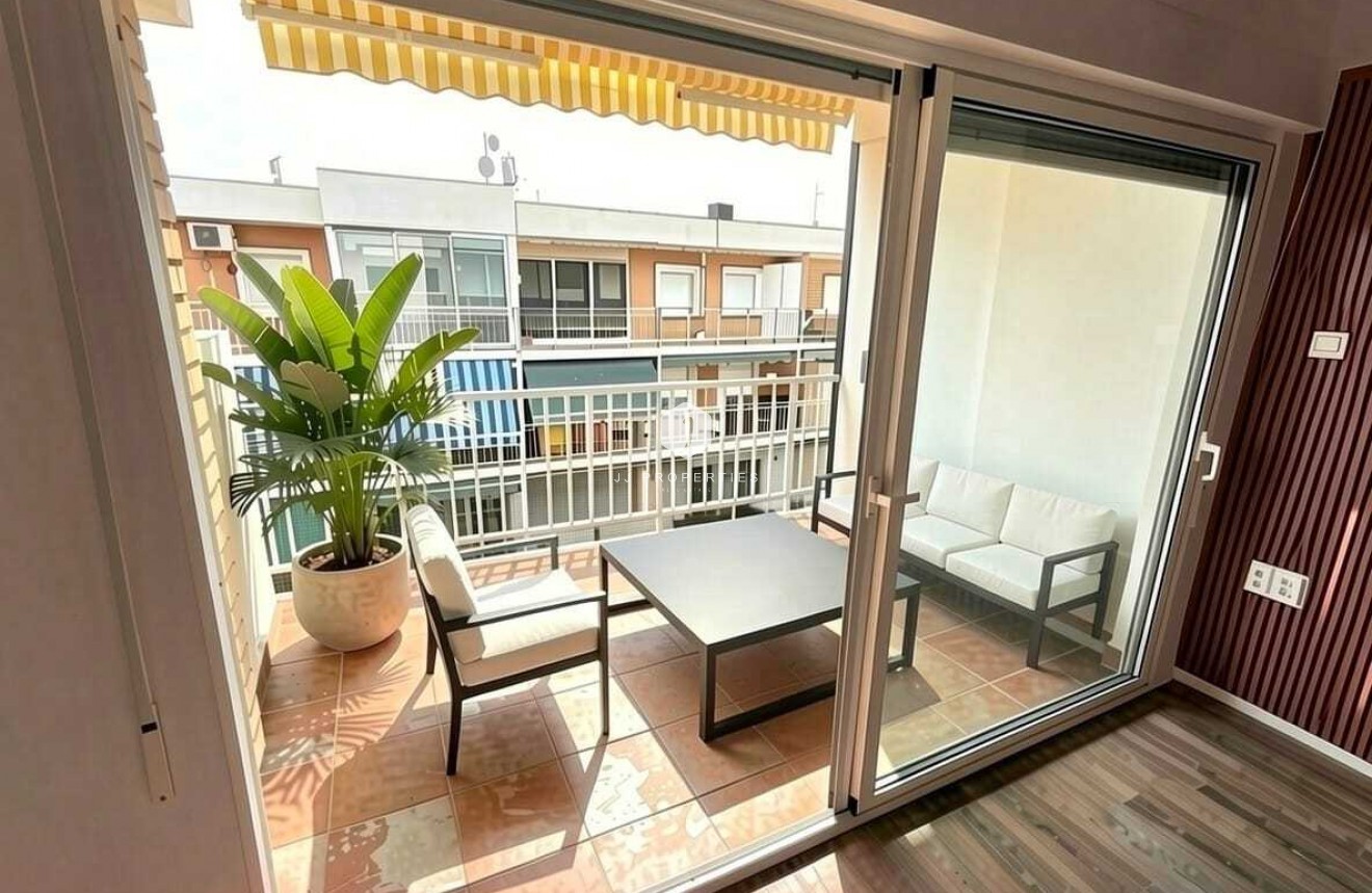 Z drugiej ręki - Daszek -
Punta Prima - Costa Blanca