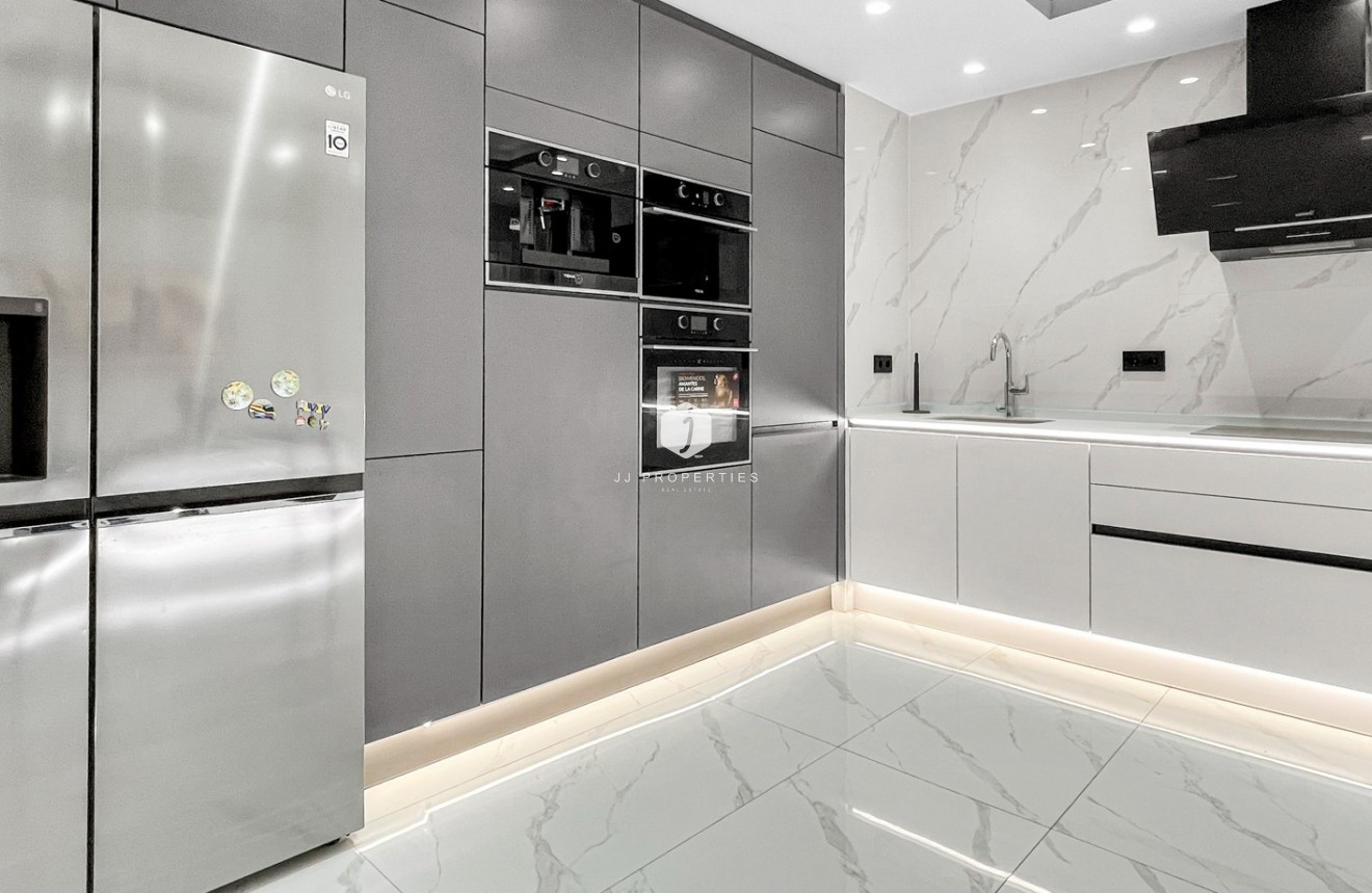 Tweedehands - Appartement / flat -
Torrevieja - Costa Blanca