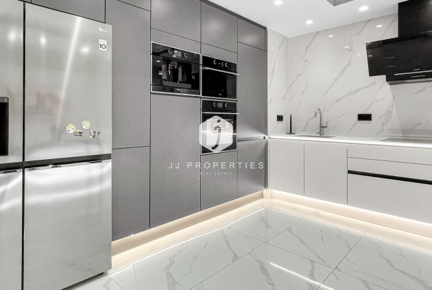 Tweedehands - Appartement / flat -
Torrevieja - Costa Blanca
