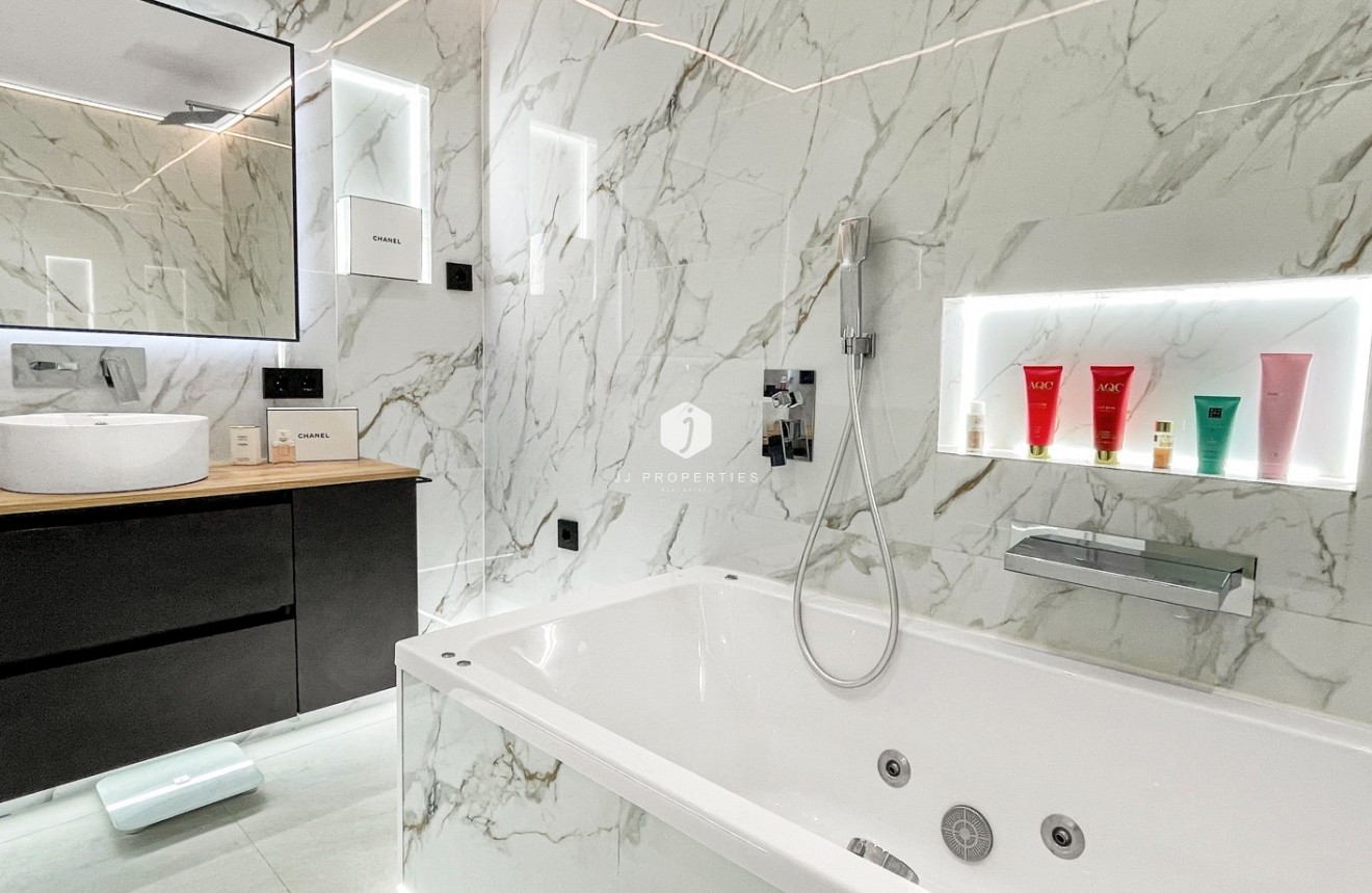 Tweedehands - Appartement / flat -
Torrevieja - Costa Blanca