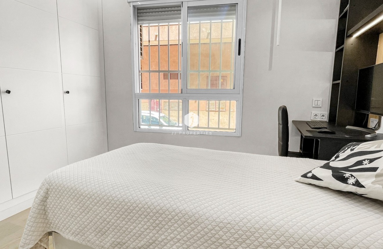 Tweedehands - Appartement / flat -
Torrevieja - Costa Blanca