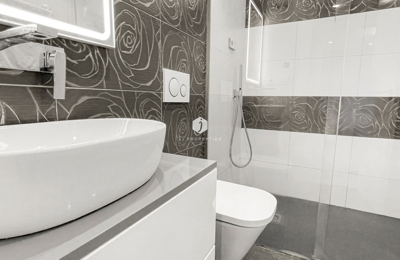 Tweedehands - Appartement / flat -
Torrevieja - Costa Blanca
