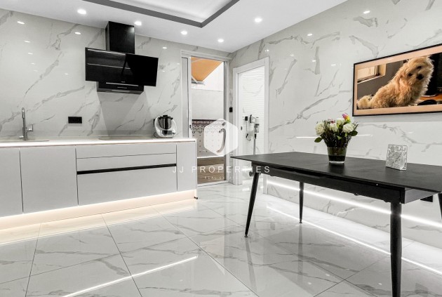 Tweedehands - Appartement / flat -
Torrevieja - Costa Blanca