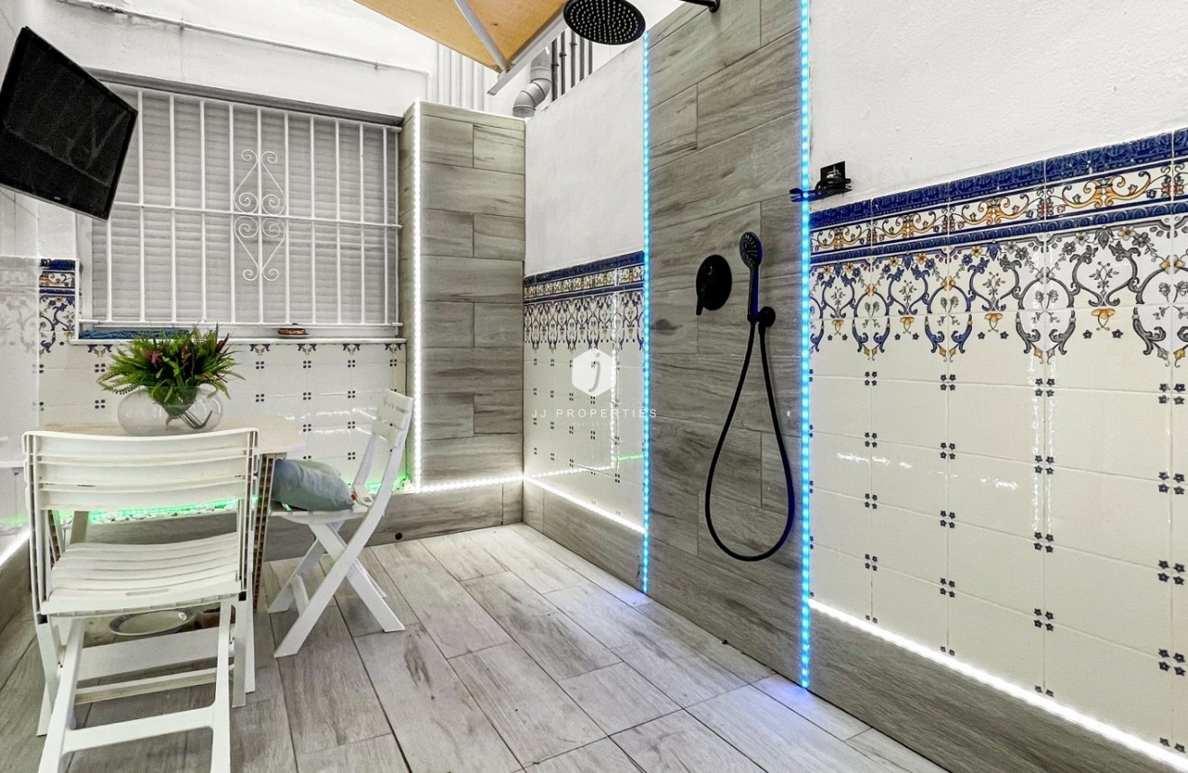 Tweedehands - Appartement / flat -
Torrevieja - Costa Blanca