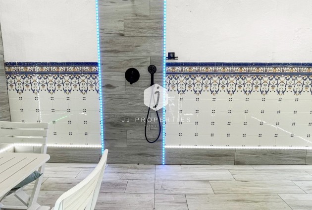 Tweedehands - Appartement / flat -
Torrevieja - Costa Blanca