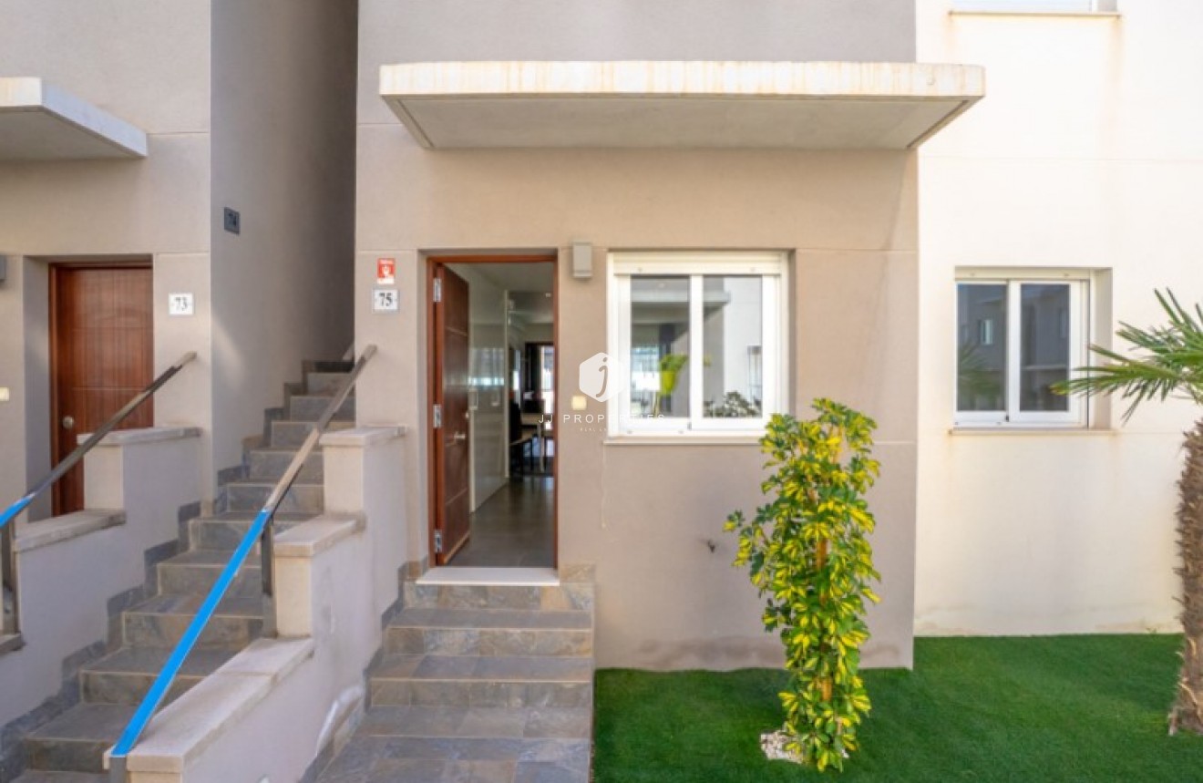 Tweedehands - Appartement / flat -
Torrevieja - Costa Blanca