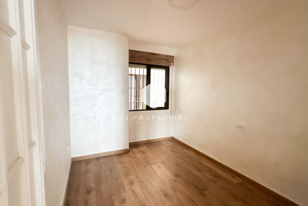 D'occasion - Appartement -
Torrevieja - Costa Blanca