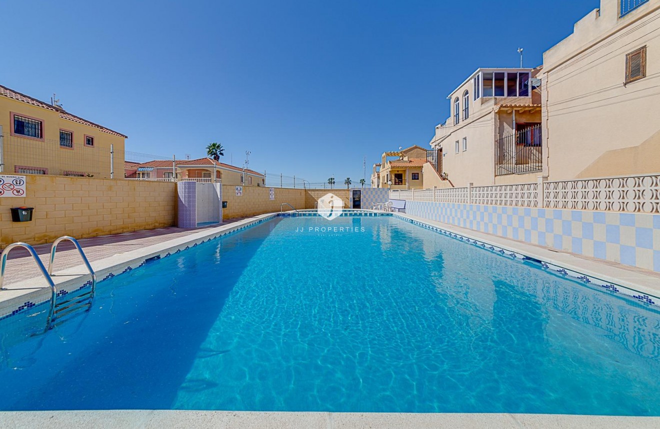 Tweedehands - Bungalow -
Torrevieja - La Siesta - El Salado - Torreta