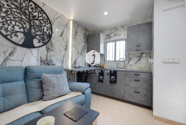 Tweedehands - Bungalow -
Torrevieja - La Siesta - El Salado - Torreta