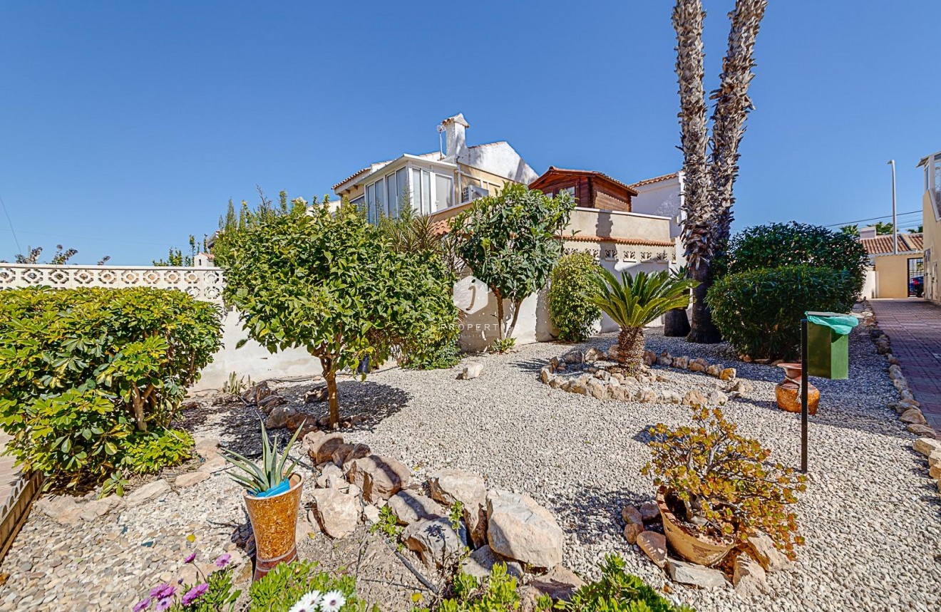 Tweedehands - Bungalow -
Torrevieja - La Siesta - El Salado - Torreta