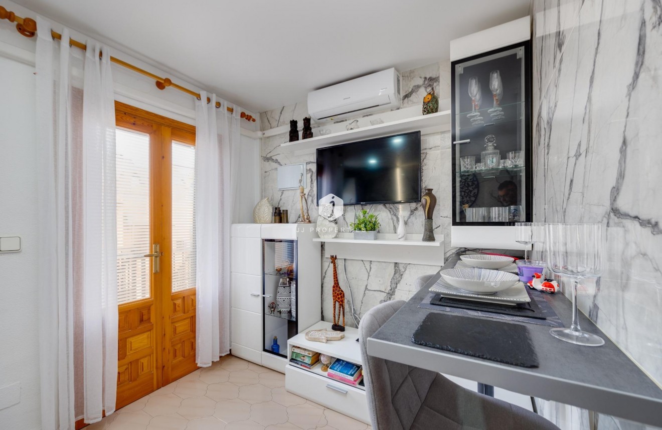 Tweedehands - Bungalow -
Torrevieja - La Siesta - El Salado - Torreta