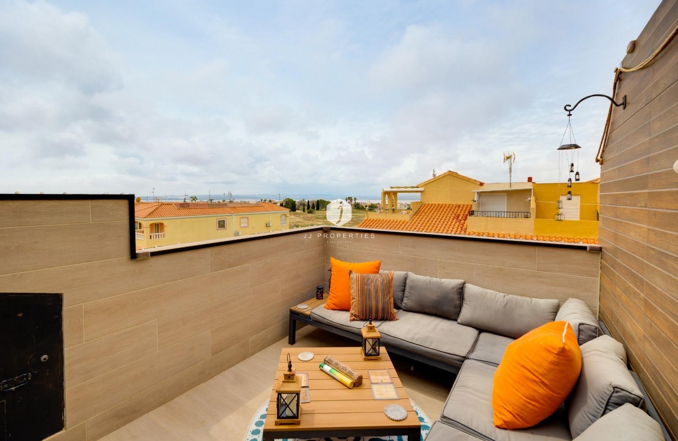 Tweedehands - Bungalow -
Torrevieja - La Siesta - El Salado - Torreta