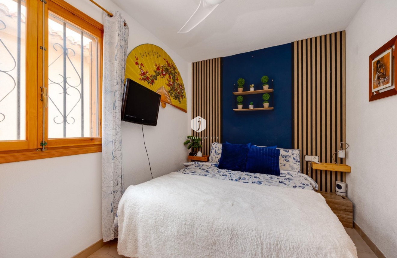 Tweedehands - Bungalow -
Torrevieja - La Siesta - El Salado - Torreta