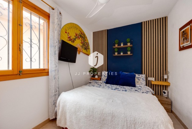 Tweedehands - Bungalow -
Torrevieja - La Siesta - El Salado - Torreta