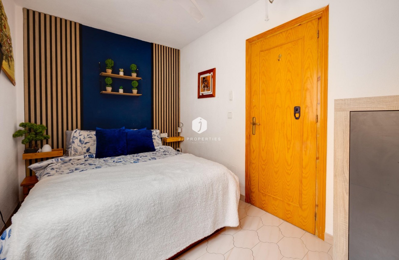 Tweedehands - Bungalow -
Torrevieja - La Siesta - El Salado - Torreta
