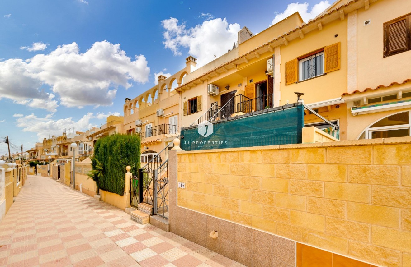 Tweedehands - Bungalow -
Torrevieja - La Siesta - El Salado - Torreta