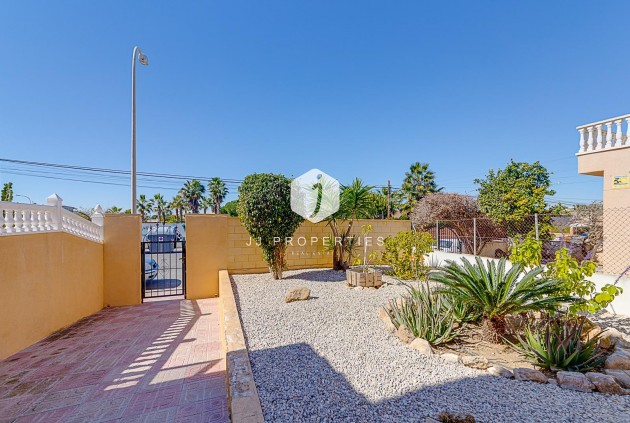 Tweedehands - Bungalow -
Torrevieja - La Siesta - El Salado - Torreta