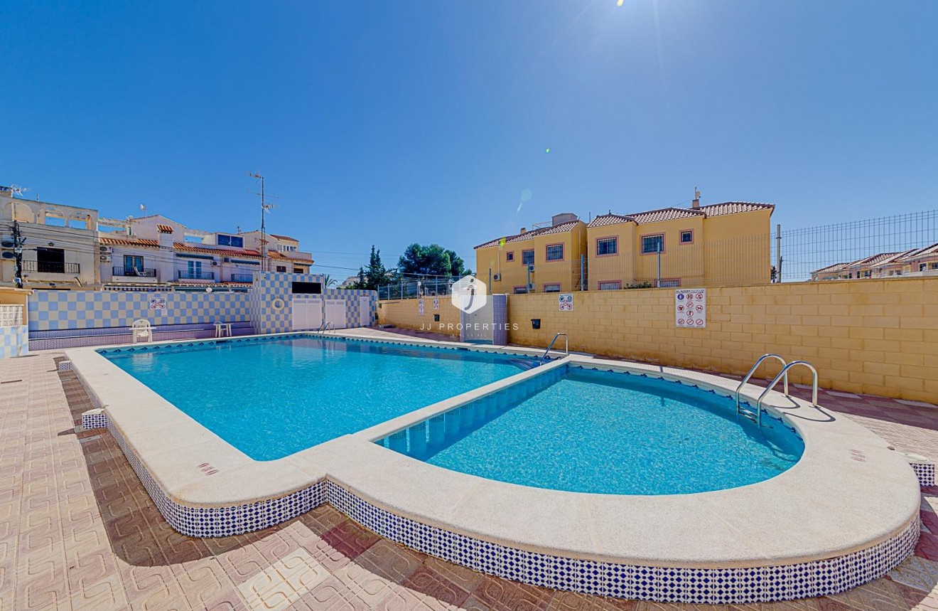 Tweedehands - Bungalow -
Torrevieja - La Siesta - El Salado - Torreta
