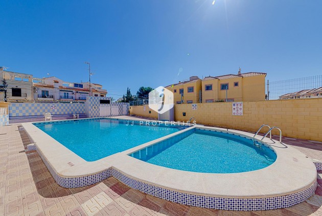 Tweedehands - Bungalow -
Torrevieja - La Siesta - El Salado - Torreta