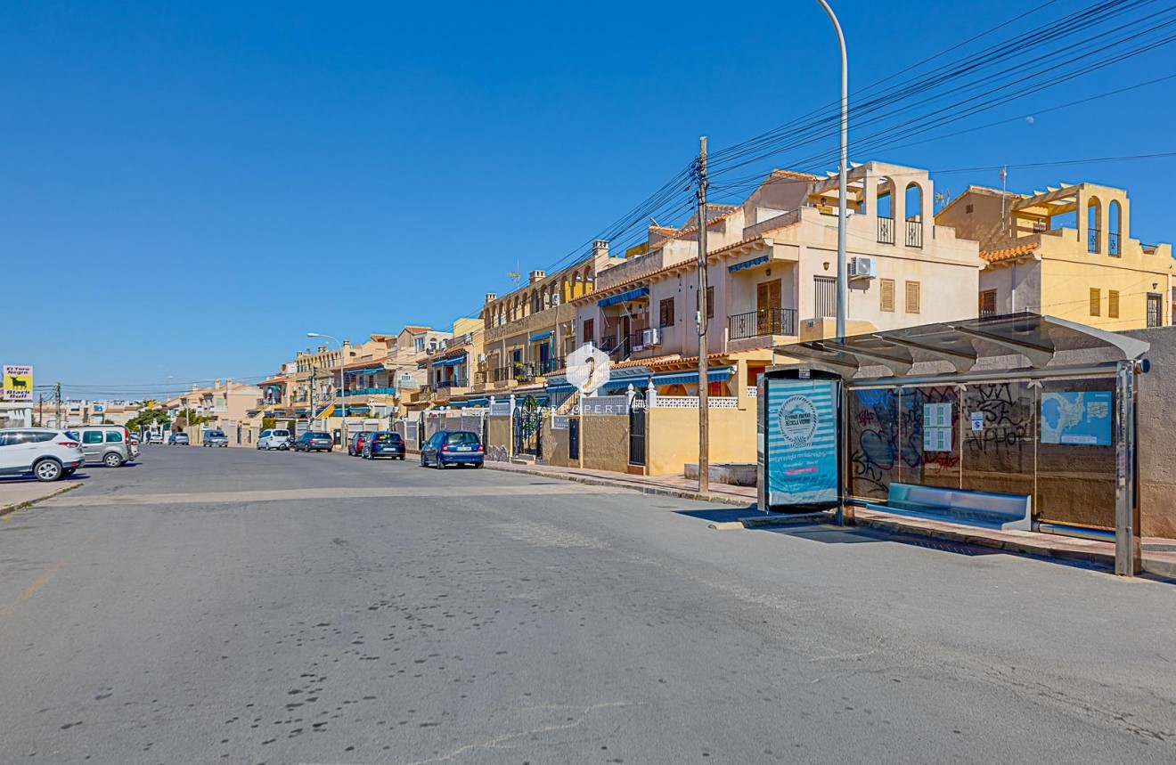 Tweedehands - Bungalow -
Torrevieja - La Siesta - El Salado - Torreta