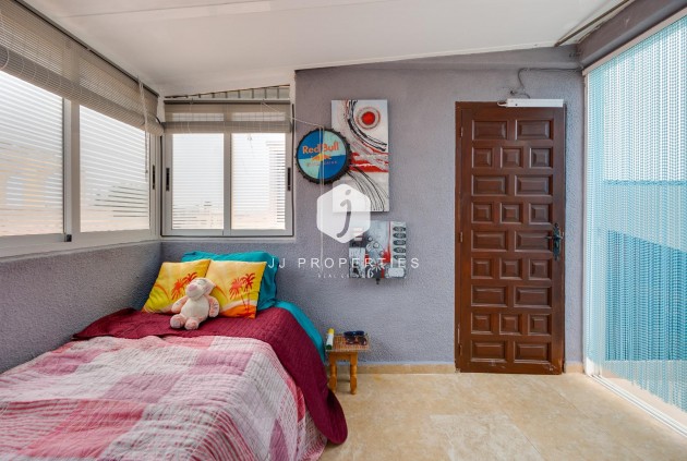 Tweedehands - Bungalow -
Torrevieja - La Siesta - El Salado - Torreta