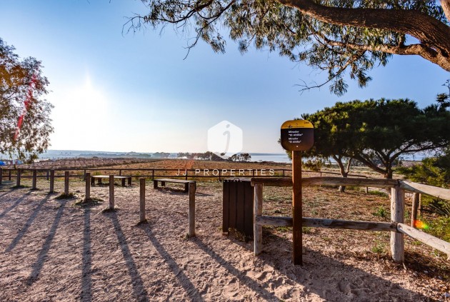 Tweedehands - Bungalow -
Torrevieja - La Siesta - El Salado - Torreta