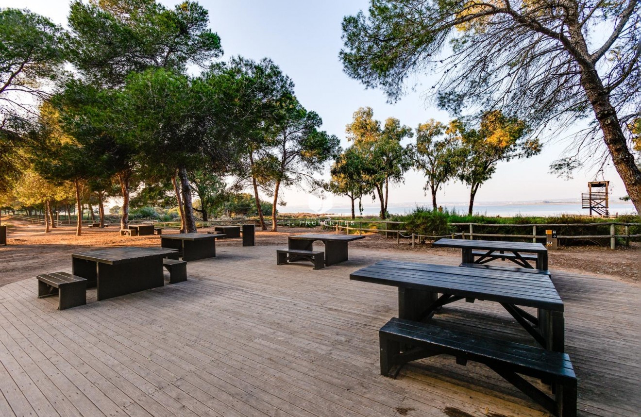 Tweedehands - Bungalow -
Torrevieja - La Siesta - El Salado - Torreta