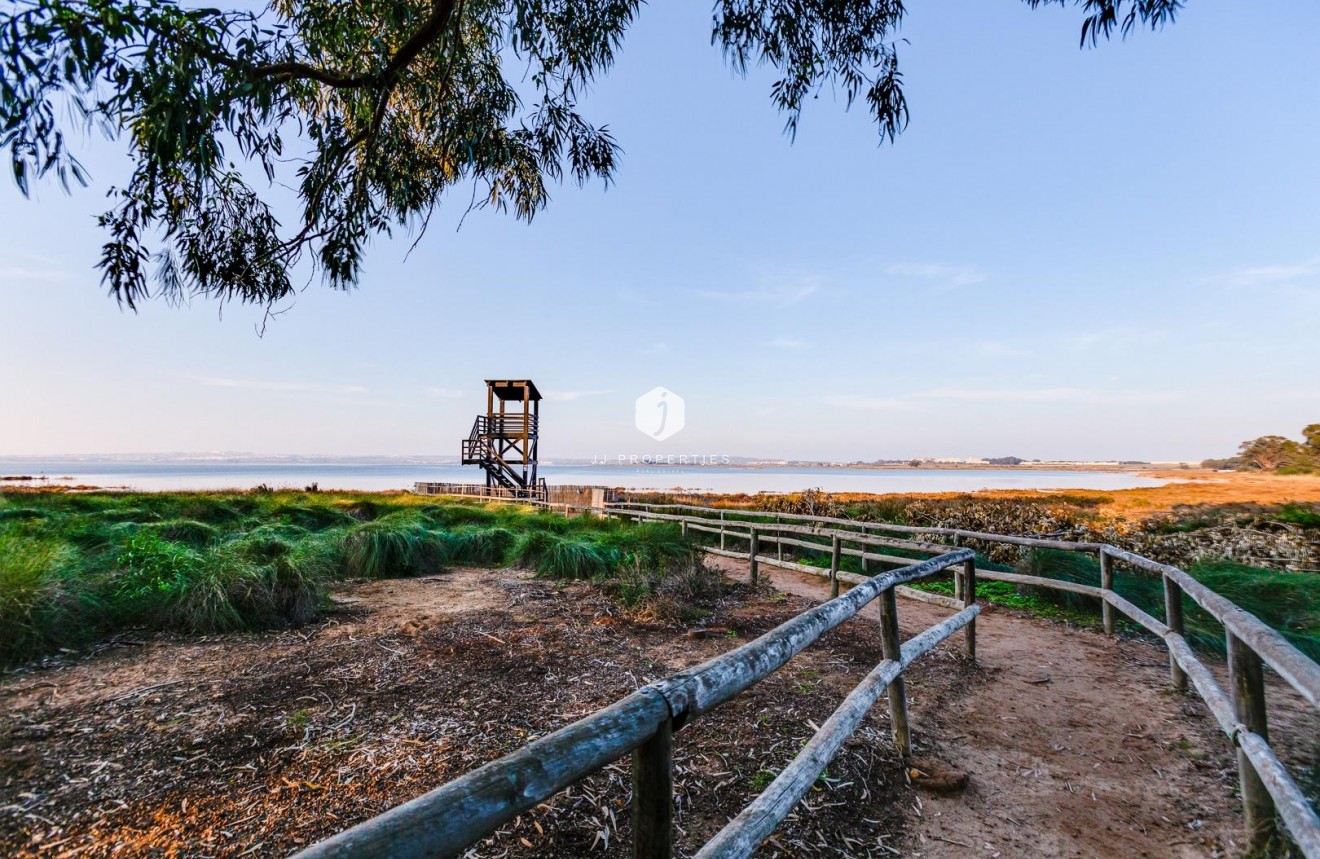 Tweedehands - Bungalow -
Torrevieja - La Siesta - El Salado - Torreta
