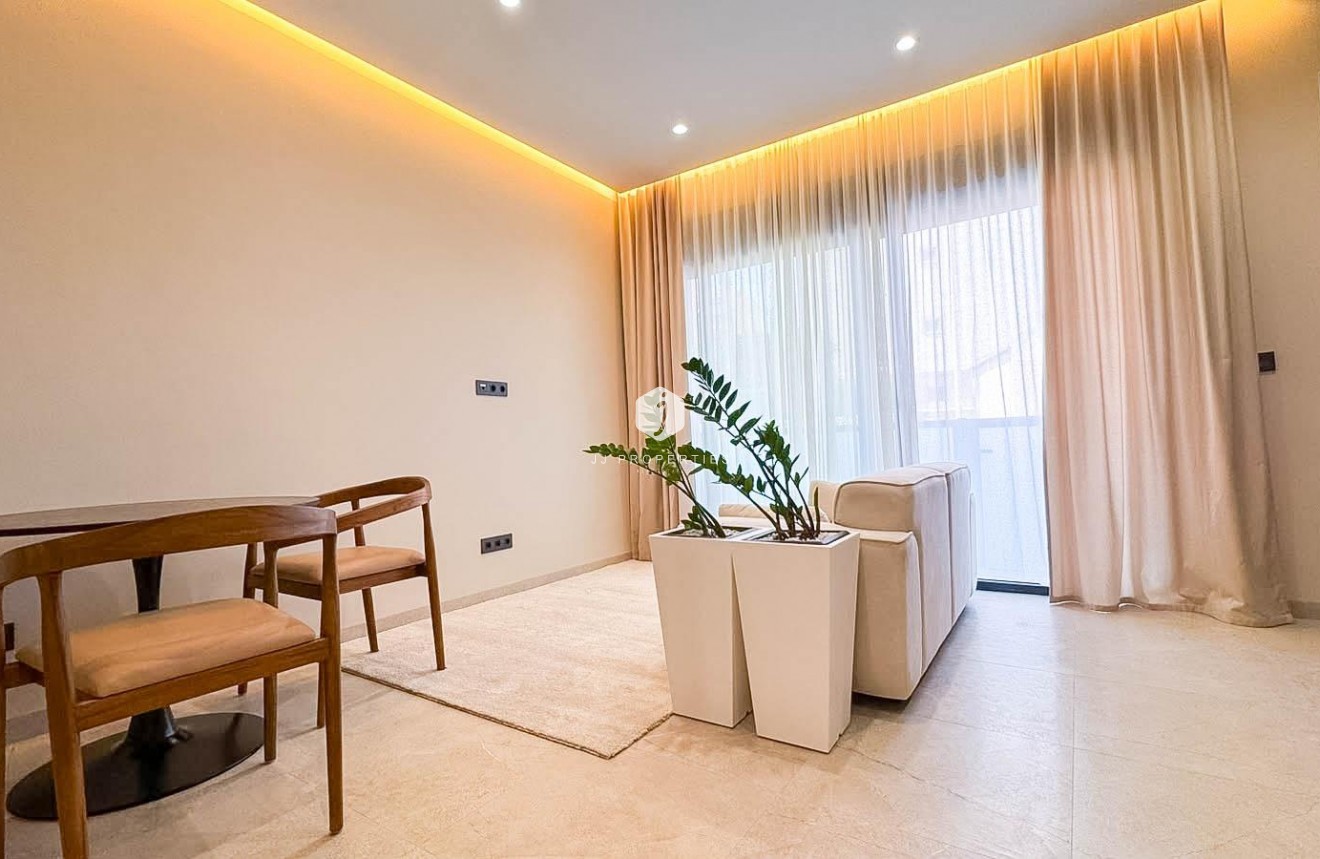Tweedehands - Appartement / flat -
Torrevieja - Playa de los Locos