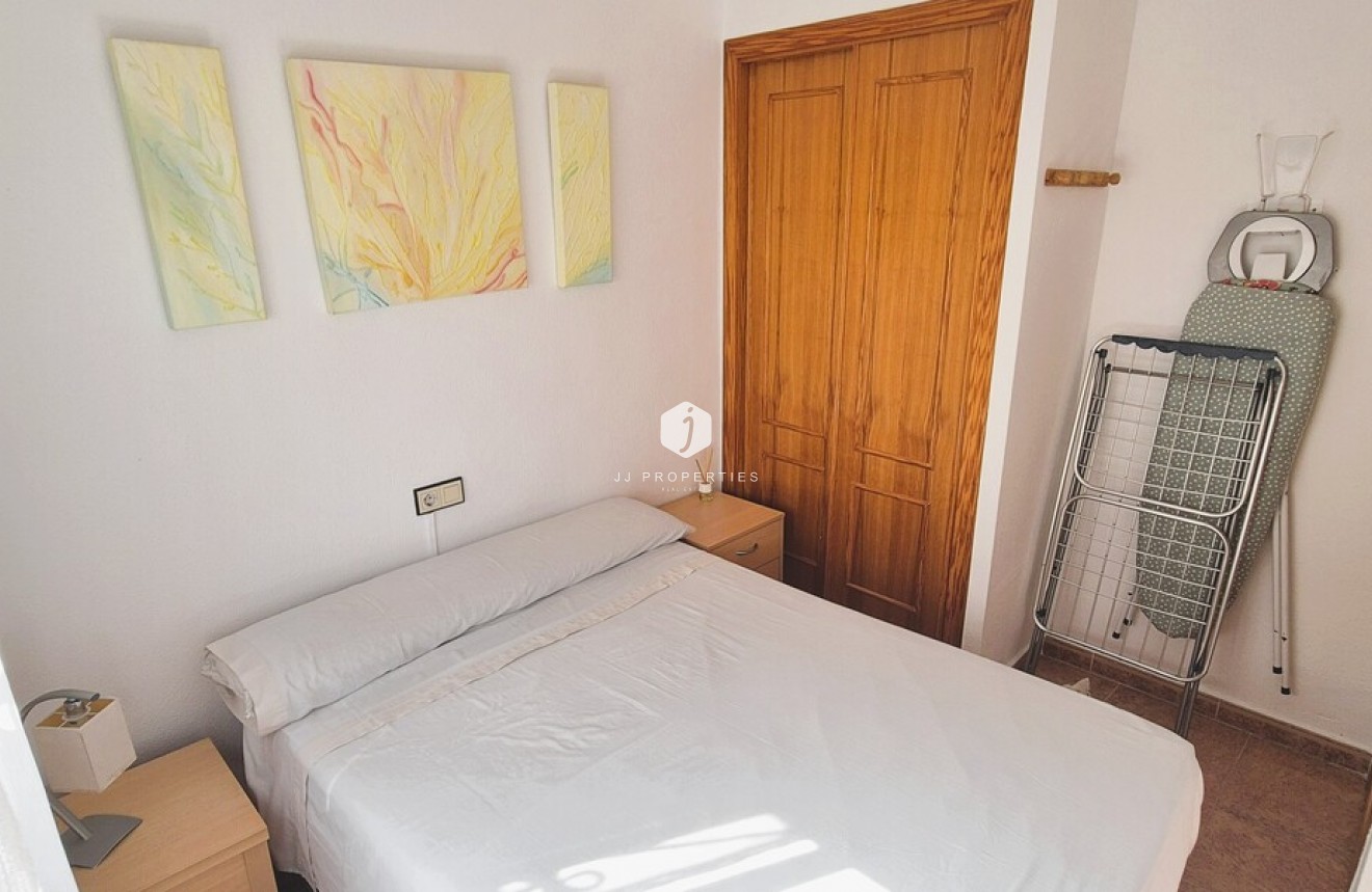 Z drugiej ręki - Szalet -
Torrevieja - Costa Blanca