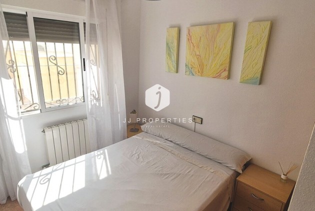 Z drugiej ręki - Szalet -
Torrevieja - Costa Blanca
